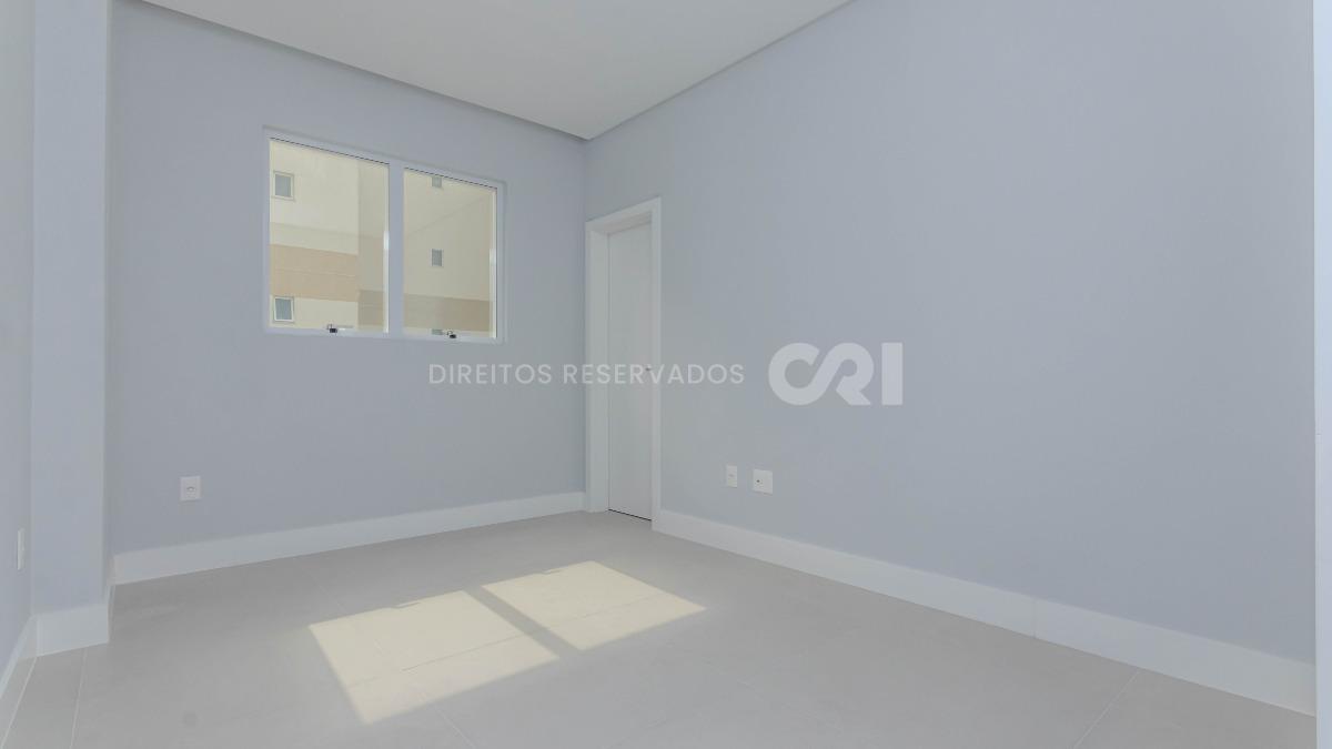 Apartamento com 3 suítes no Residencial El Elyon na Meia Praia em Itapema