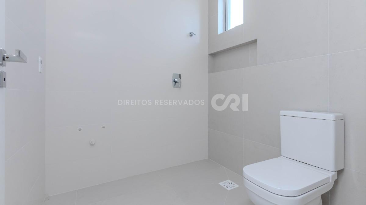 Apartamento com 3 suítes no Residencial El Elyon na Meia Praia em Itapema