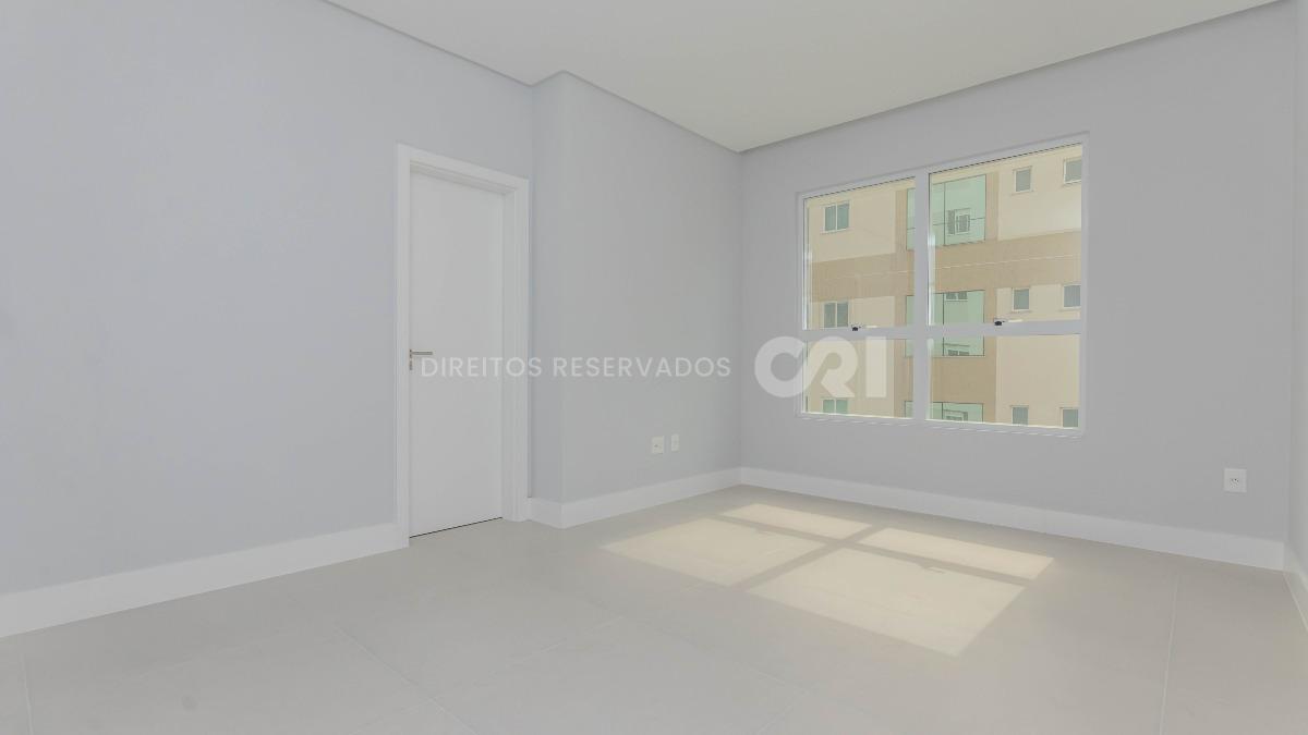 Apartamento com 3 suítes no Residencial El Elyon na Meia Praia em Itapema