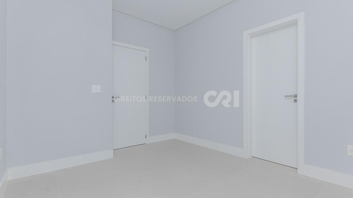 Apartamento com 3 suítes no Residencial El Elyon na Meia Praia em Itapema