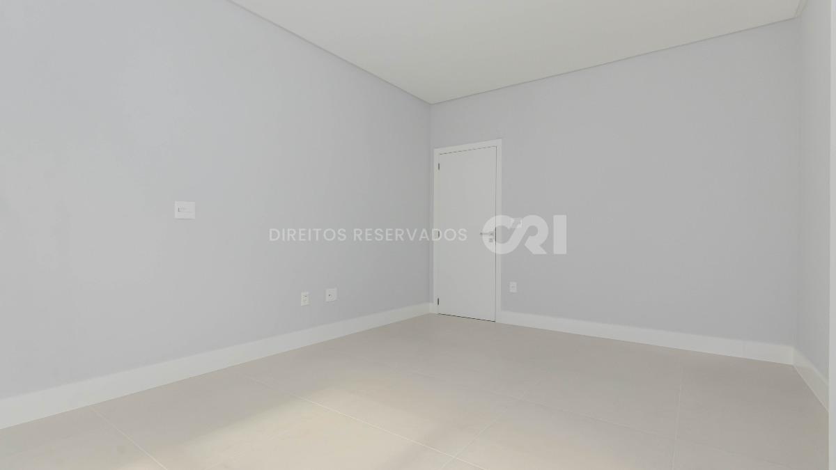 Apartamento com 3 suítes no Residencial El Elyon na Meia Praia em Itapema