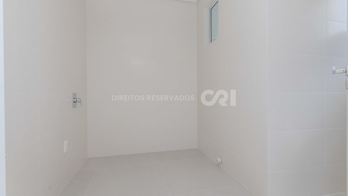 Apartamento com 3 suítes no Residencial El Elyon na Meia Praia em Itapema