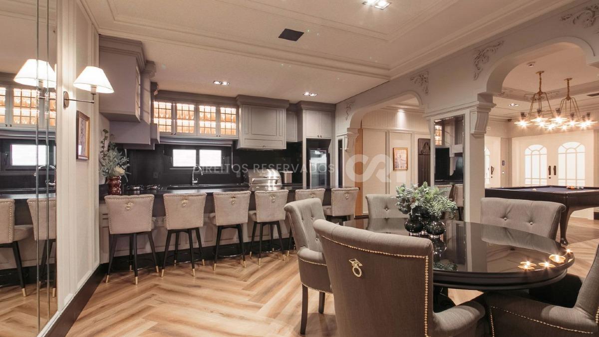 Apartamento com 4 suítes no Edifício La Dolce Vita no Centro em Itapema