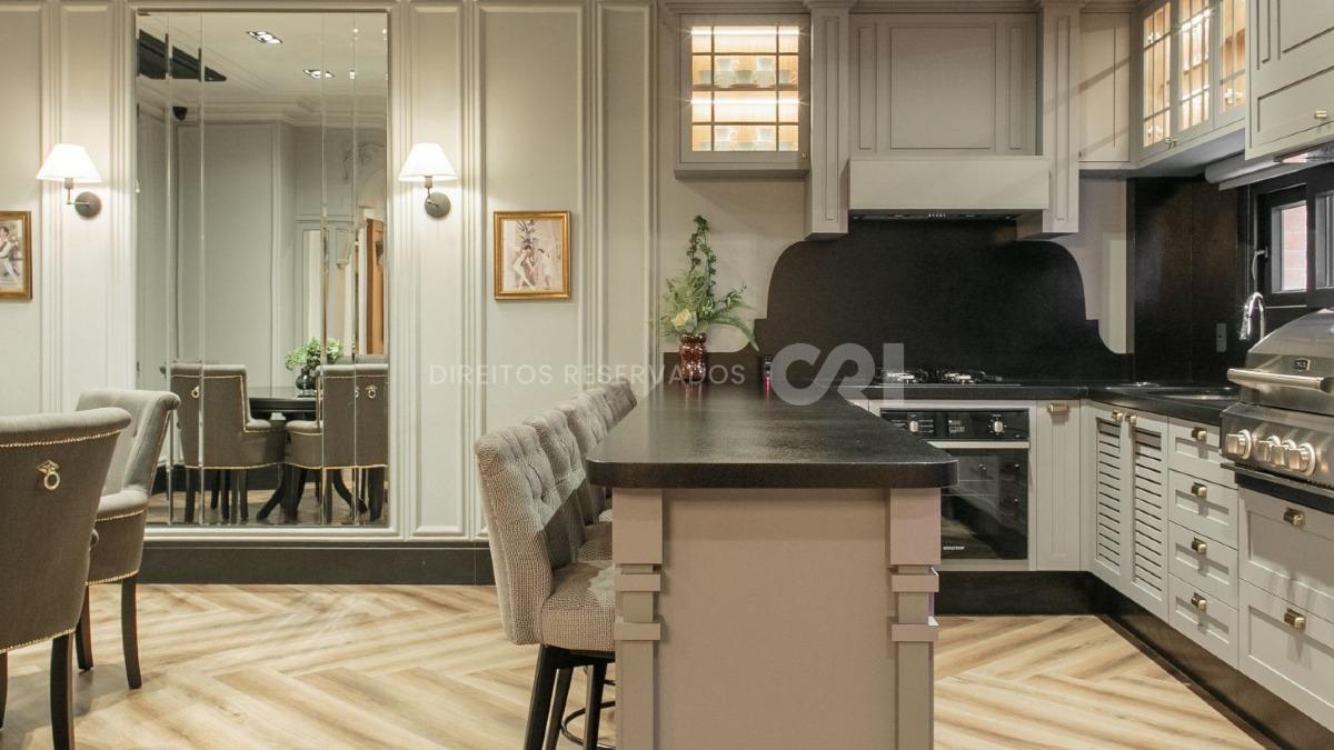 Apartamento com 4 suítes no Edifício La Dolce Vita no Centro em Itapema