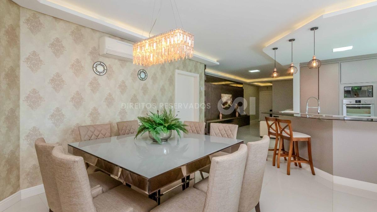 Apartamento com 4 suítes no edifício Le Grand Parc Residence no Centro em Itapema