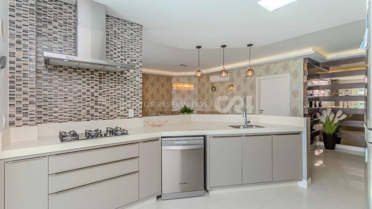 Apartamento com 4 suítes no edifício Le Grand Parc Residence no Centro em Itapema
