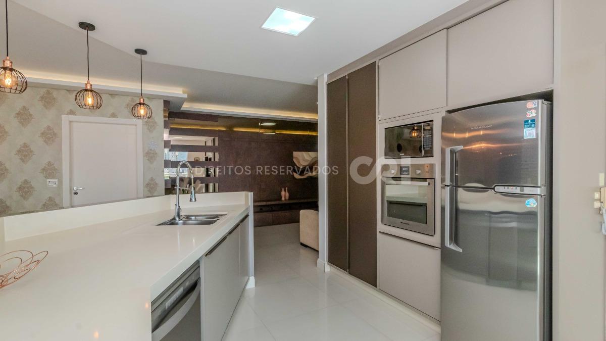 Apartamento com 4 suítes no edifício Le Grand Parc Residence no Centro em Itapema