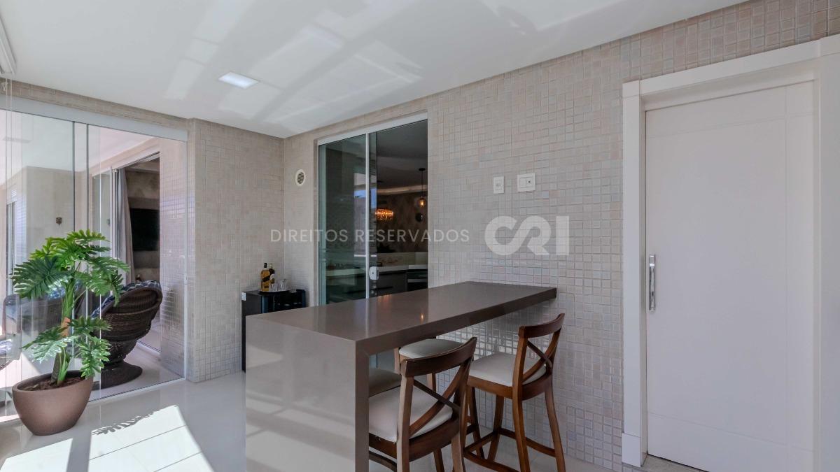 Apartamento com 4 suítes no edifício Le Grand Parc Residence no Centro em Itapema