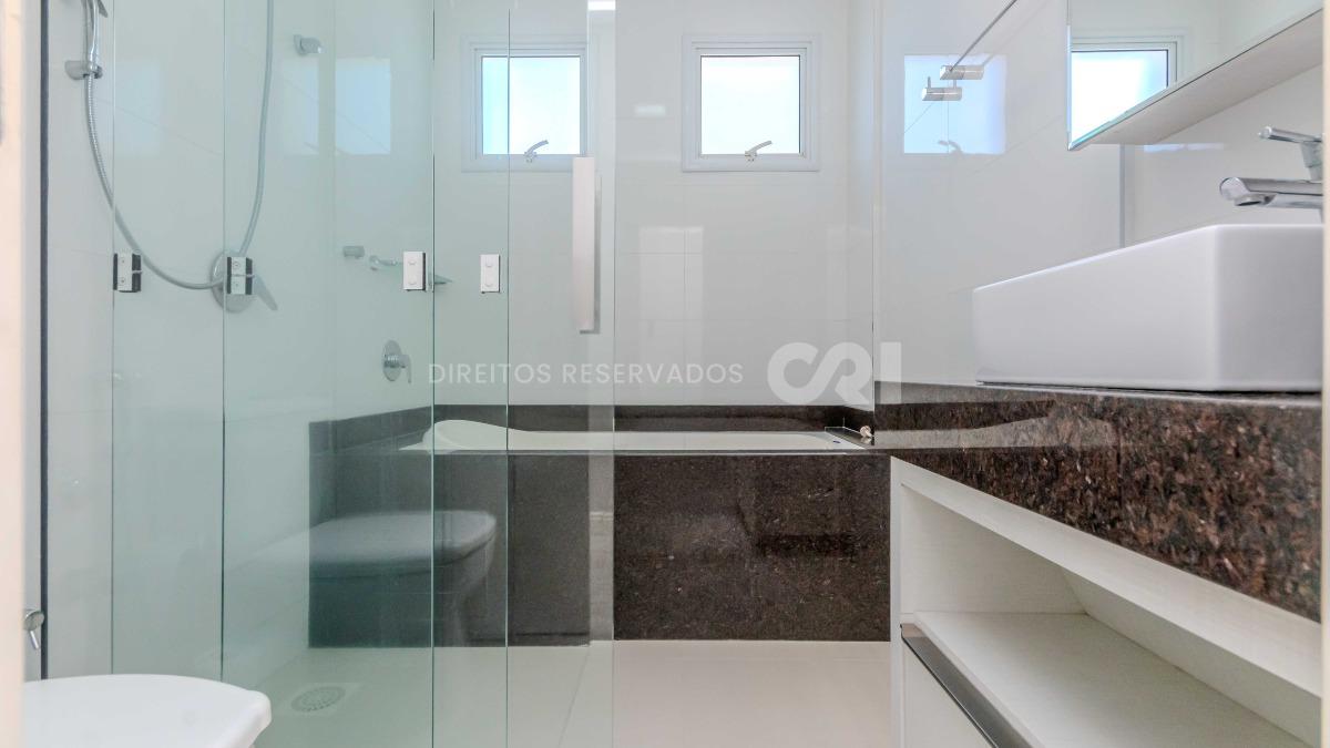 Apartamento com 4 suítes no edifício Le Grand Parc Residence no Centro em Itapema
