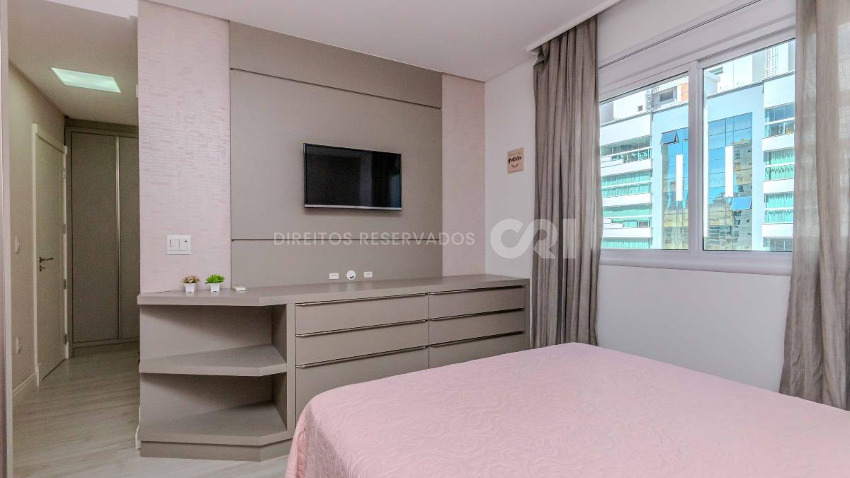 Apartamento com 4 suítes no edifício Le Grand Parc Residence no Centro em Itapema