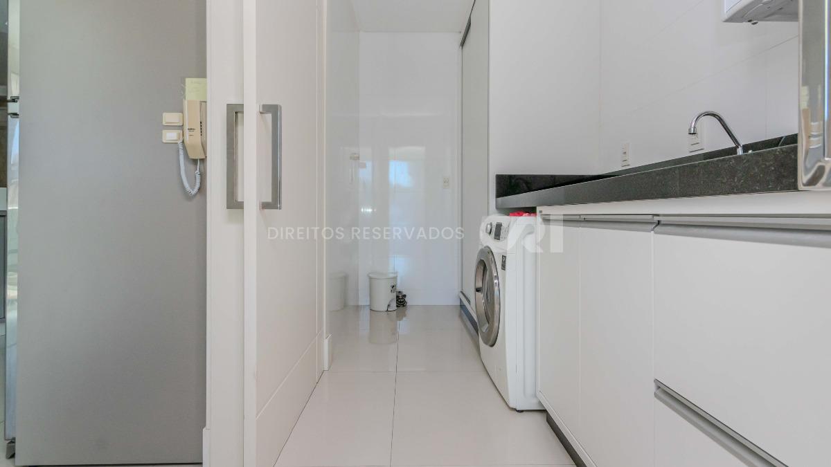 Apartamento com 4 suítes no edifício Le Grand Parc Residence no Centro em Itapema