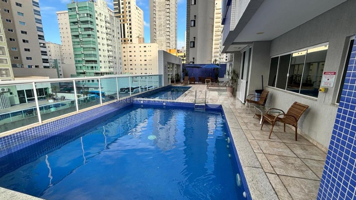 Apartamento com 3 suítes no Edifício Sky Tower na Meia Praia em Itapema