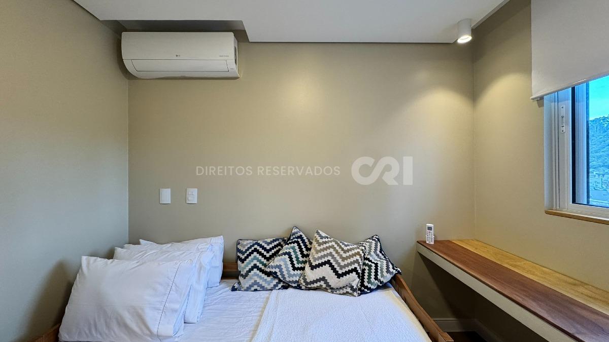  Apartamento com 3 dormitórios mobiliado no Edifício Duo na Praia Brava, Itajaí 