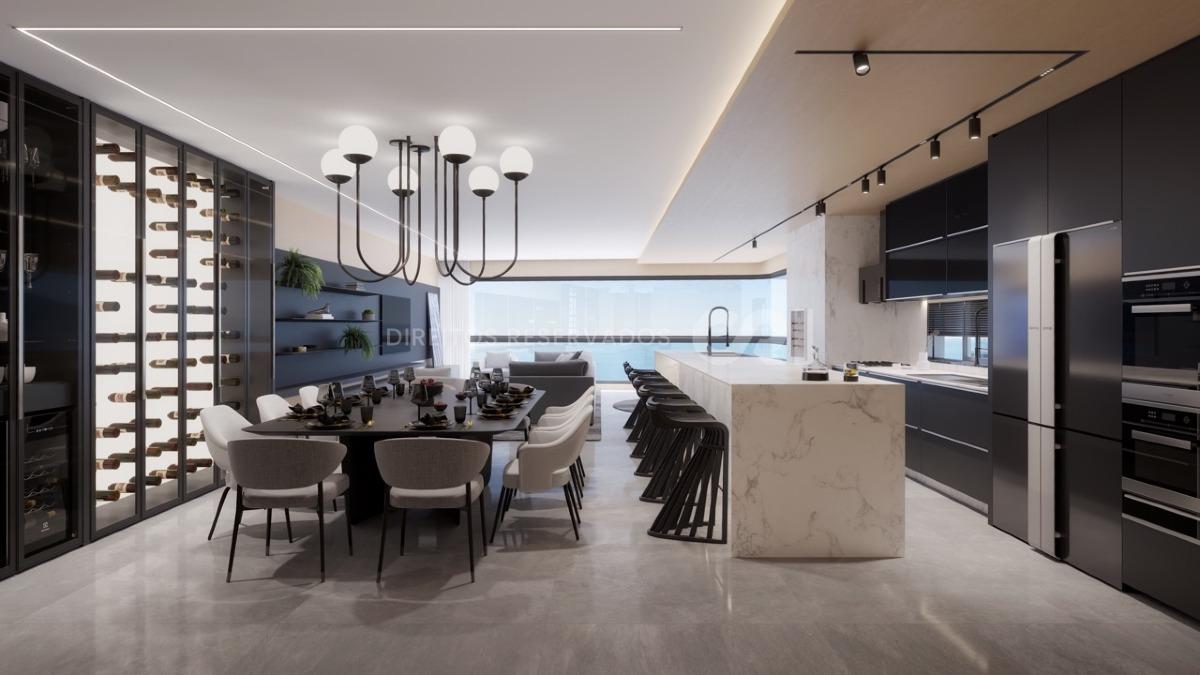 Apartamento com 4 Suítes no Edifício Legend Vila Rica Frente Mar na Meia Praia em Itapema