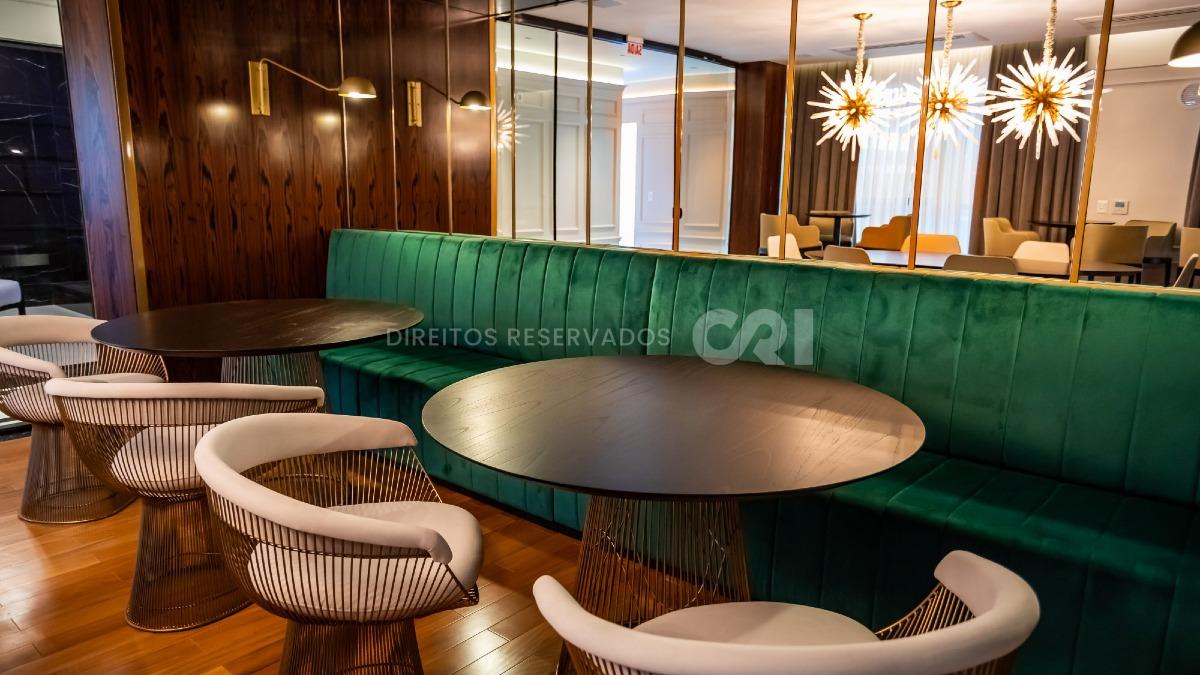 Apartamento com 4 Suítes no Edifício Cartier Frente Mar na Meia Praia em Itapema