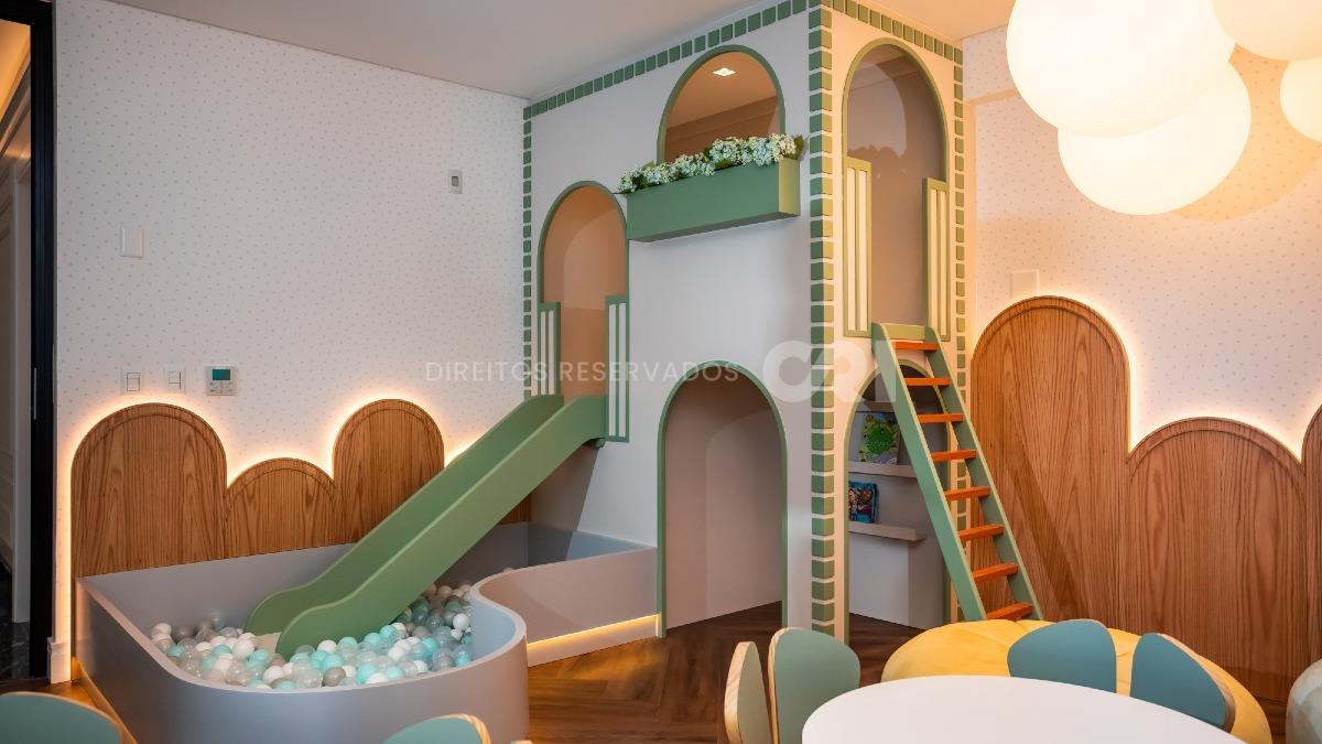Apartamento com 4 Suítes no Edifício Cartier Frente Mar na Meia Praia em Itapema