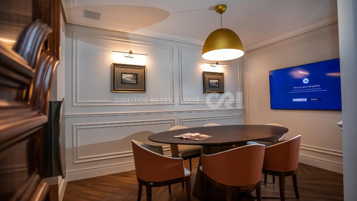 Apartamento com 4 Suítes no Edifício Cartier Frente Mar na Meia Praia em Itapema