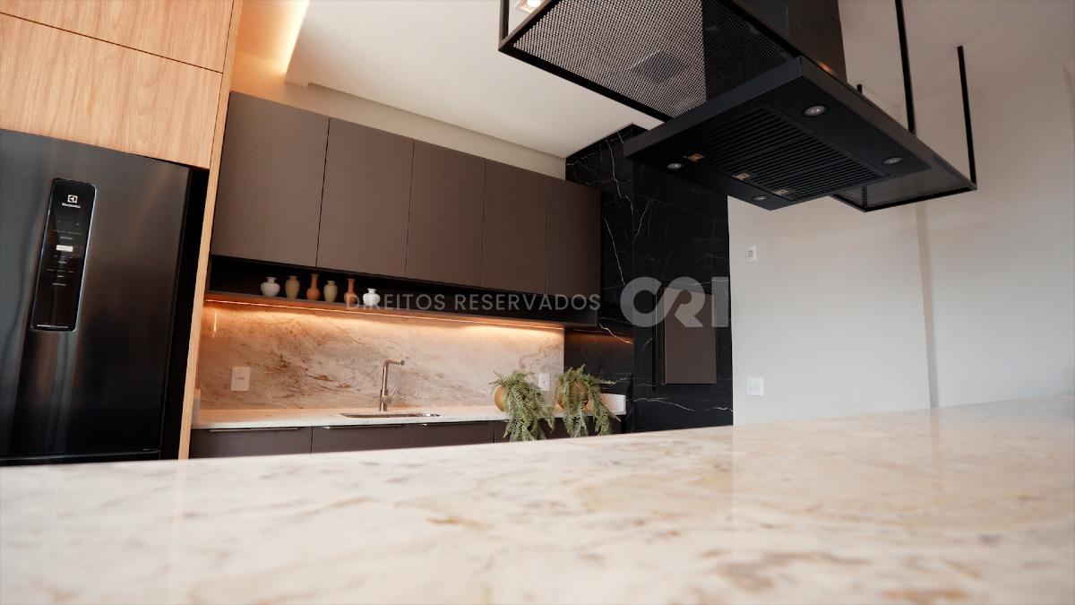 Apartamento com 2 dormitórios no Residencial L’Aquamarine no Fazenda em Itajaí