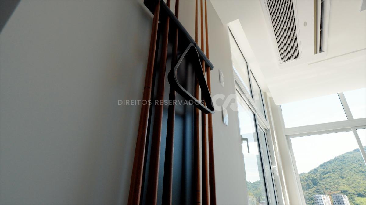 Apartamento com 2 dormitórios no Residencial L’Aquamarine no Fazenda em Itajaí