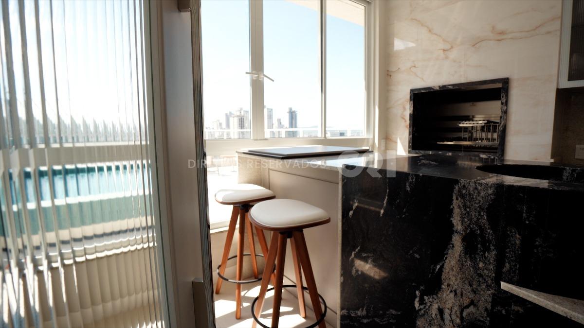 Apartamento com 2 dormitórios no Residencial L’Aquamarine no Fazenda em Itajaí