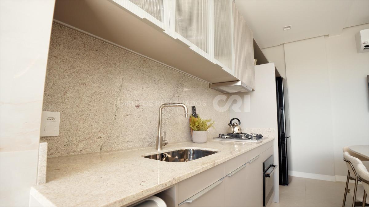Apartamento com 2 dormitórios no Residencial L’Aquamarine no Fazenda em Itajaí
