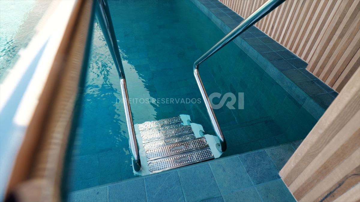 Apartamento com 2 dormitórios no Residencial L’Aquamarine no Fazenda em Itajaí