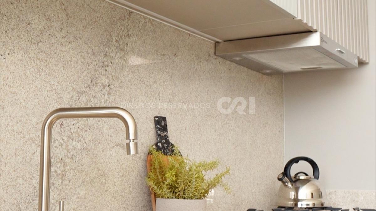 Apartamento com 2 dormitórios no Residencial L’Aquamarine no Fazenda em Itajaí