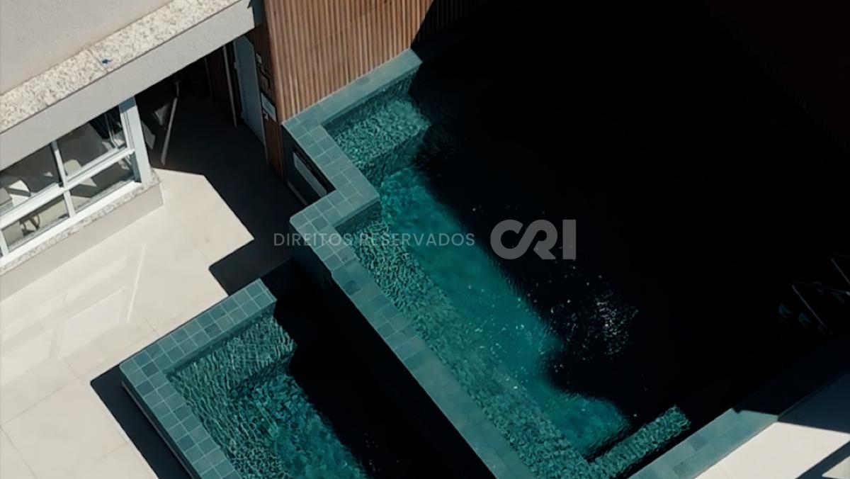 Apartamento com 2 dormitórios no Residencial L’Aquamarine no Fazenda em Itajaí