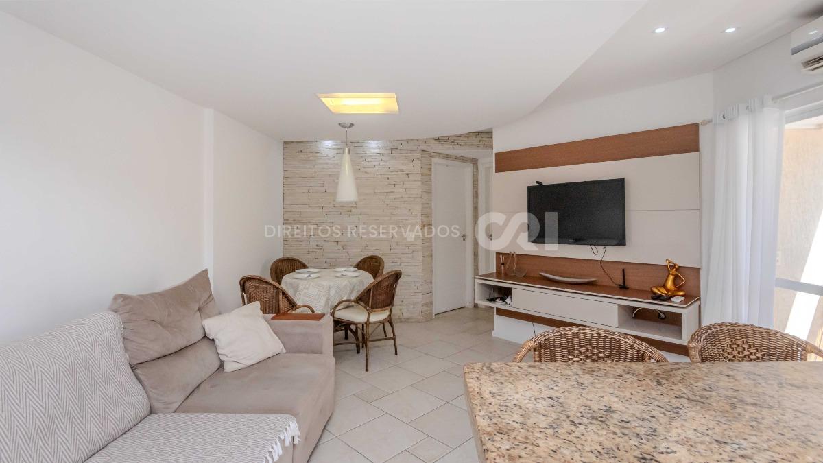 Apartamento no Edifício Marquês de Olinda no Centro de Balneário Camboriú