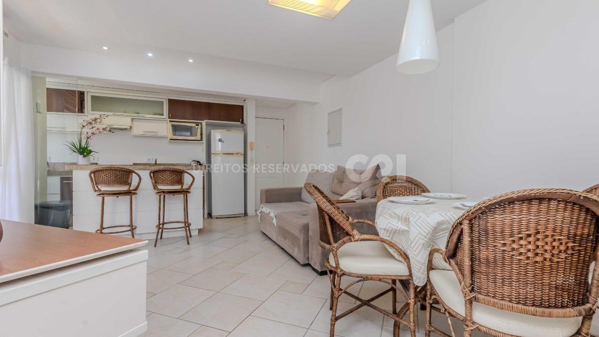 Apartamento no Edifício Marquês de Olinda no Centro de Balneário Camboriú