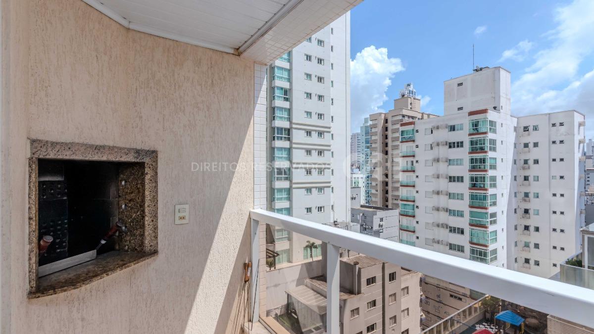 Apartamento no Edifício Marquês de Olinda no Centro de Balneário Camboriú
