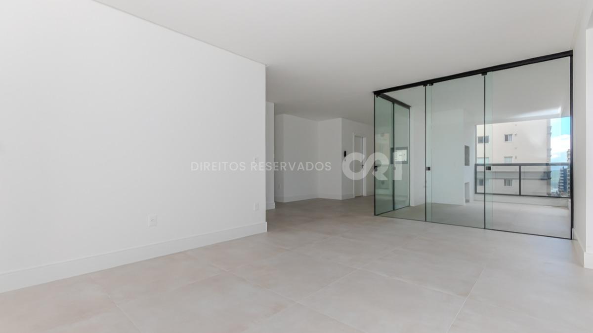 Apartamento  com 3 suítes no Fiori Del Mare na Meia Praia em Itapema