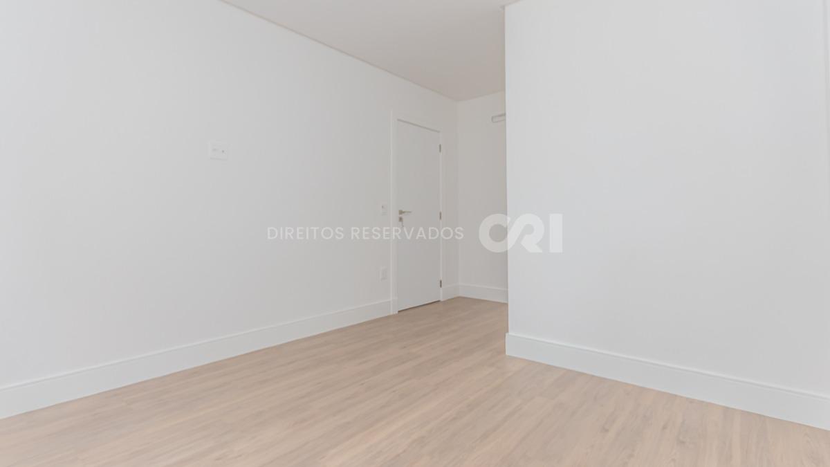 Apartamento  com 3 suítes no Fiori Del Mare na Meia Praia em Itapema