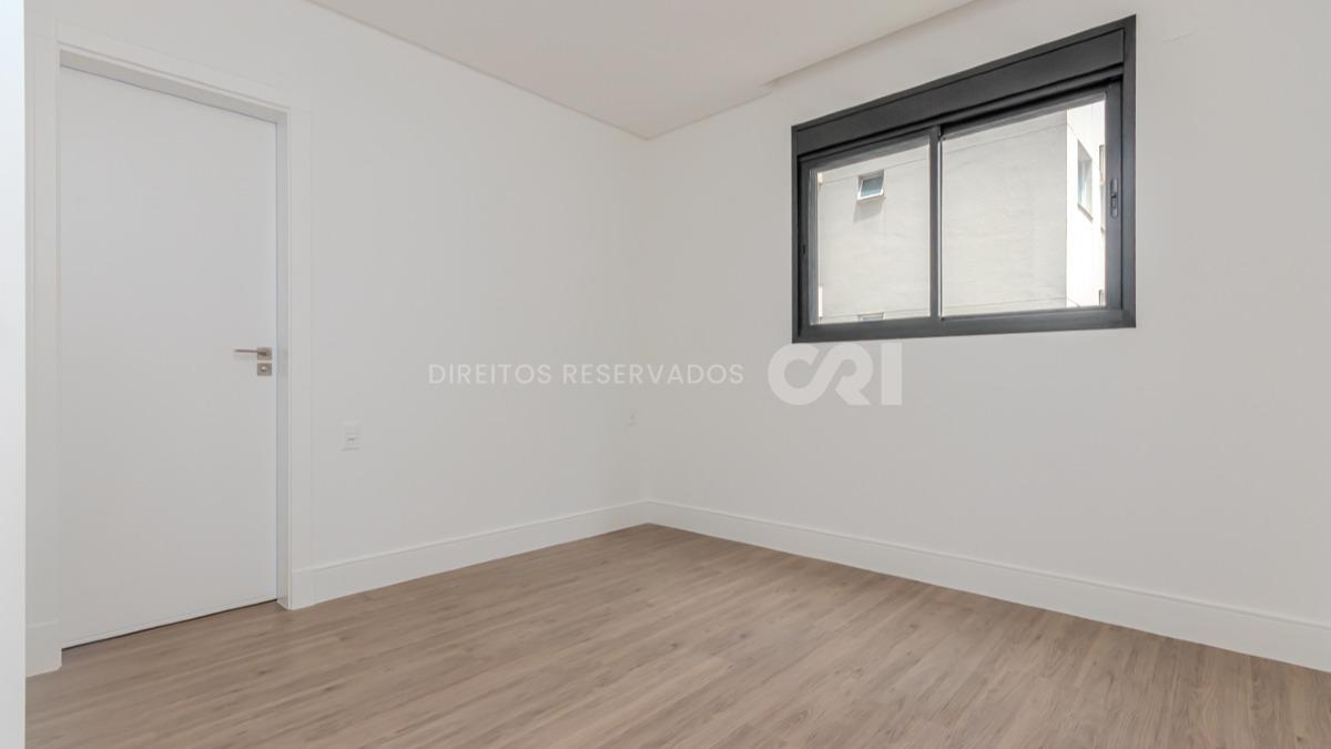 Apartamento  com 3 suítes no Fiori Del Mare na Meia Praia em Itapema