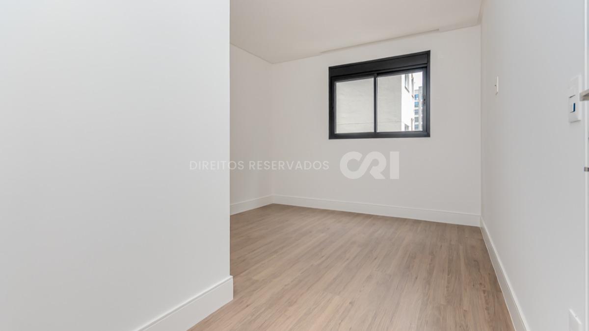 Apartamento  com 3 suítes no Fiori Del Mare na Meia Praia em Itapema