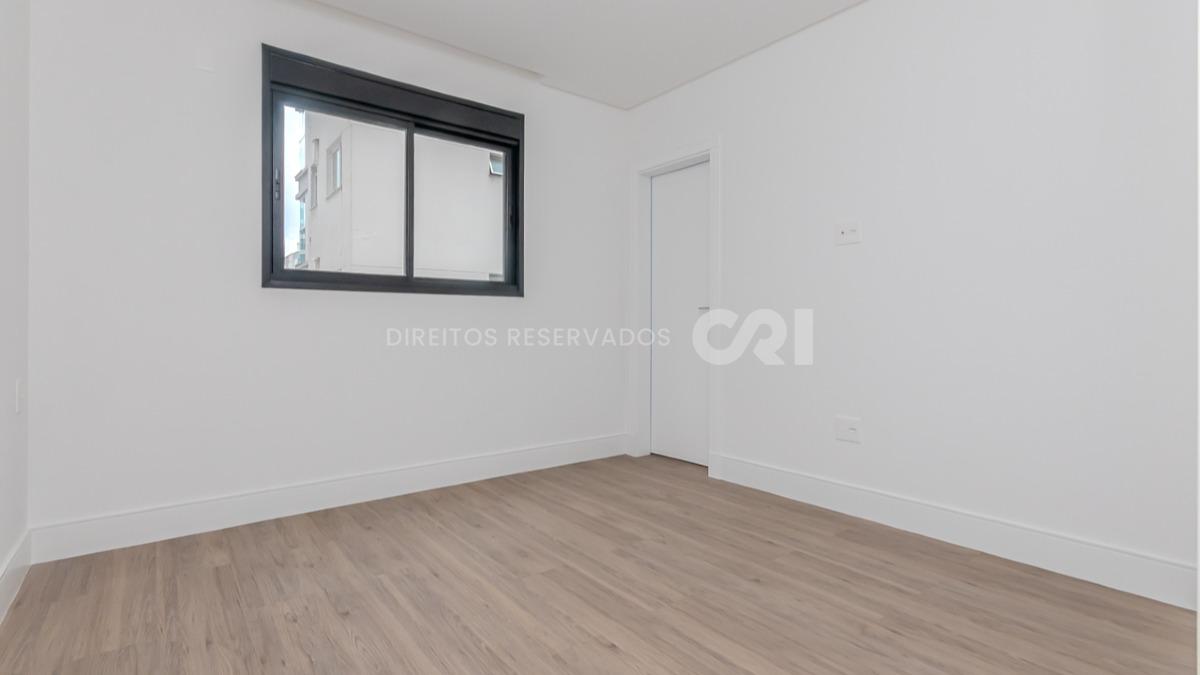 Apartamento  com 3 suítes no Fiori Del Mare na Meia Praia em Itapema