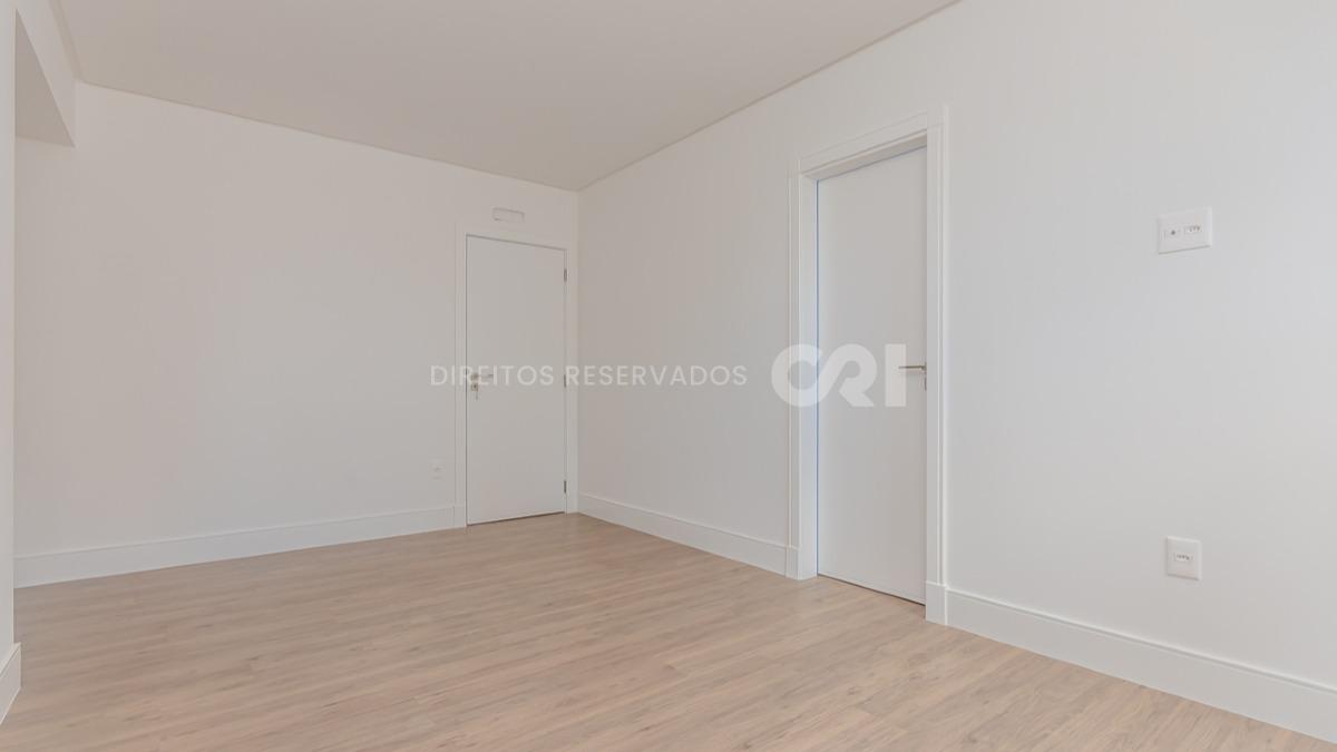 Apartamento  com 3 suítes no Fiori Del Mare na Meia Praia em Itapema