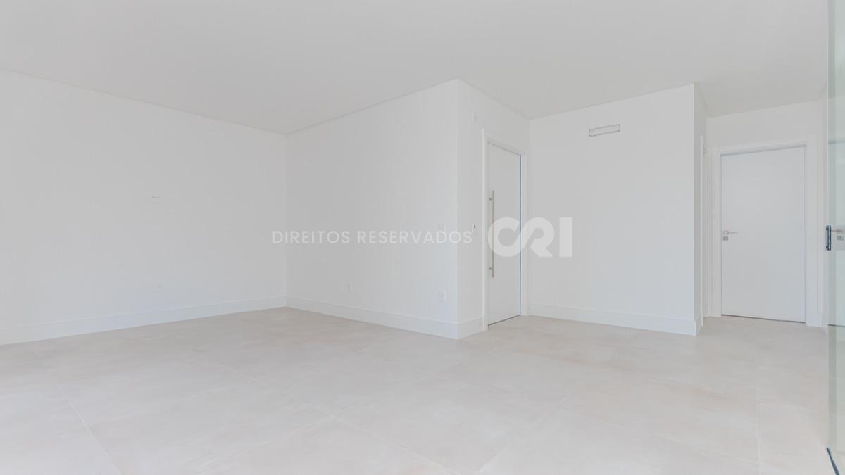 Apartamento  com 3 suítes no Fiori Del Mare na Meia Praia em Itapema