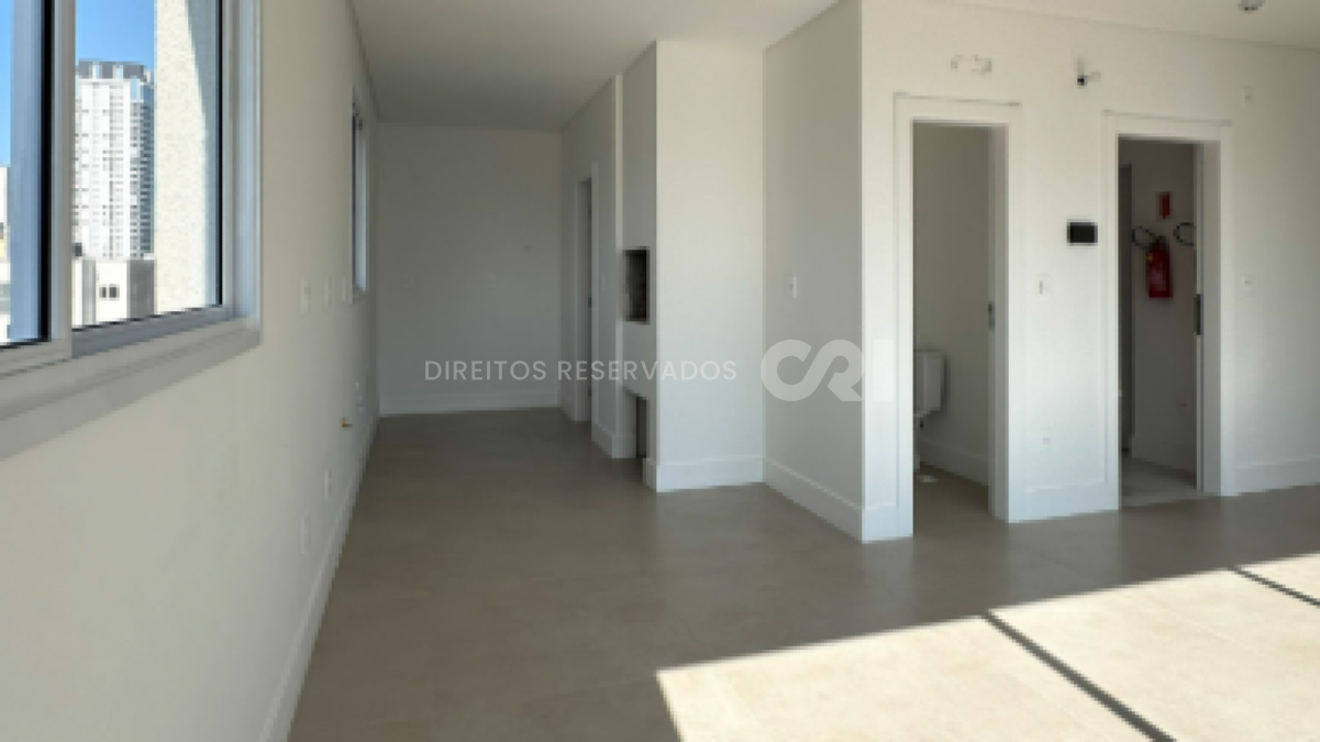Apartamento com 3 suítes no Residencial San Telmo no Centro de Balneário Camboriú