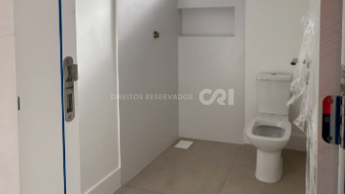 Apartamento com 3 suítes no Residencial San Telmo no Centro de Balneário Camboriú