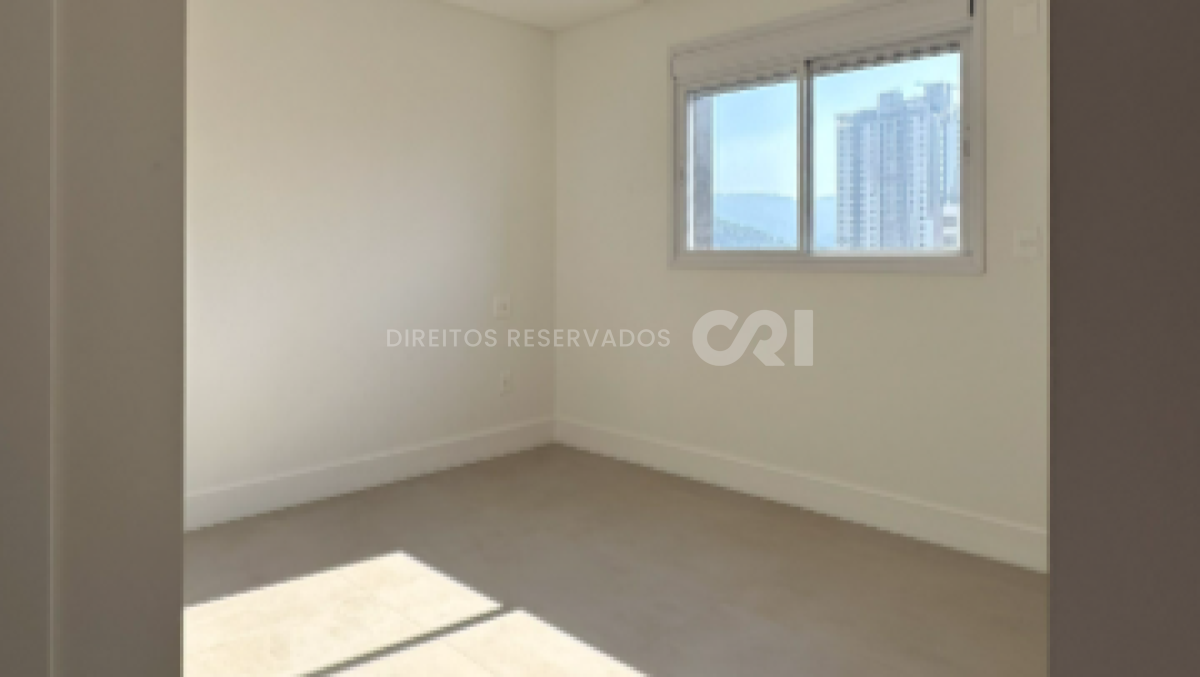 Apartamento com 3 suítes no Residencial San Telmo no Centro de Balneário Camboriú