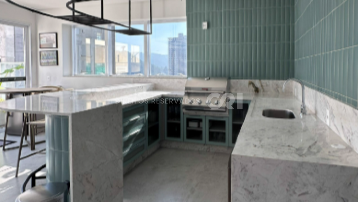 Apartamento com 3 suítes no Residencial San Telmo no Centro de Balneário Camboriú