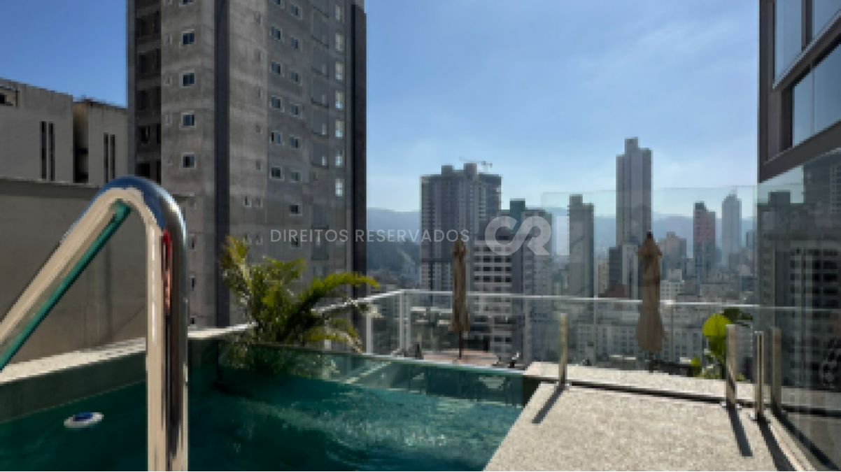 Apartamento com 3 suítes no Residencial San Telmo no Centro de Balneário Camboriú