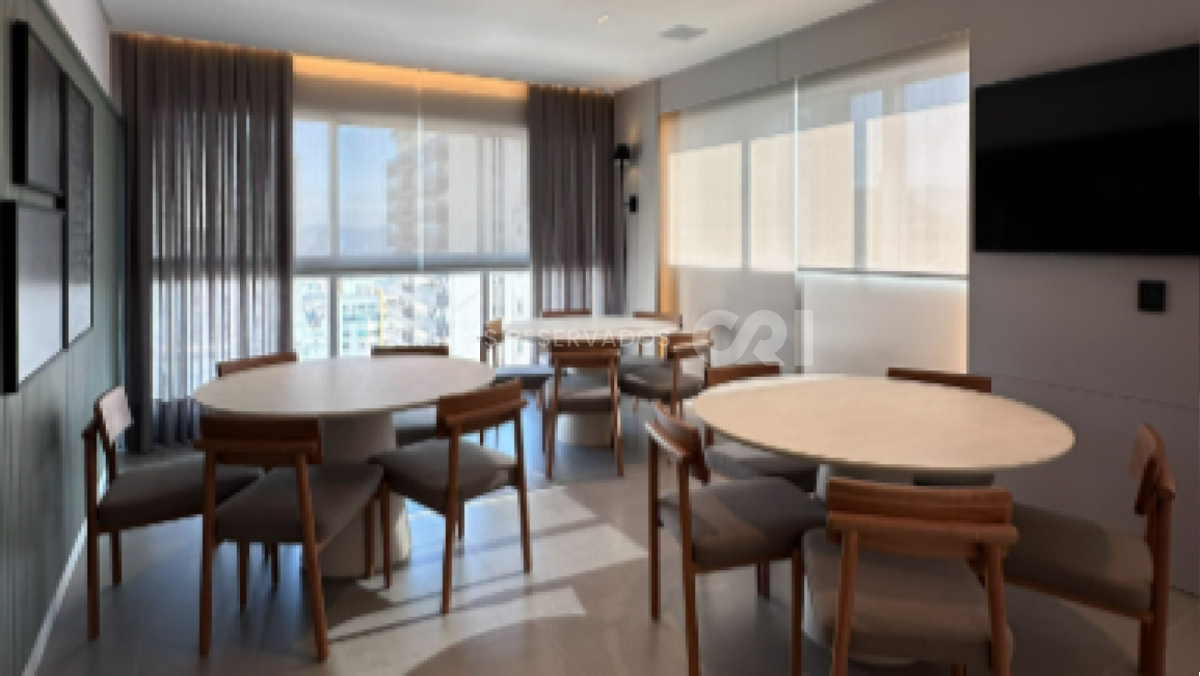 Apartamento com 3 suítes no Residencial San Telmo no Centro de Balneário Camboriú