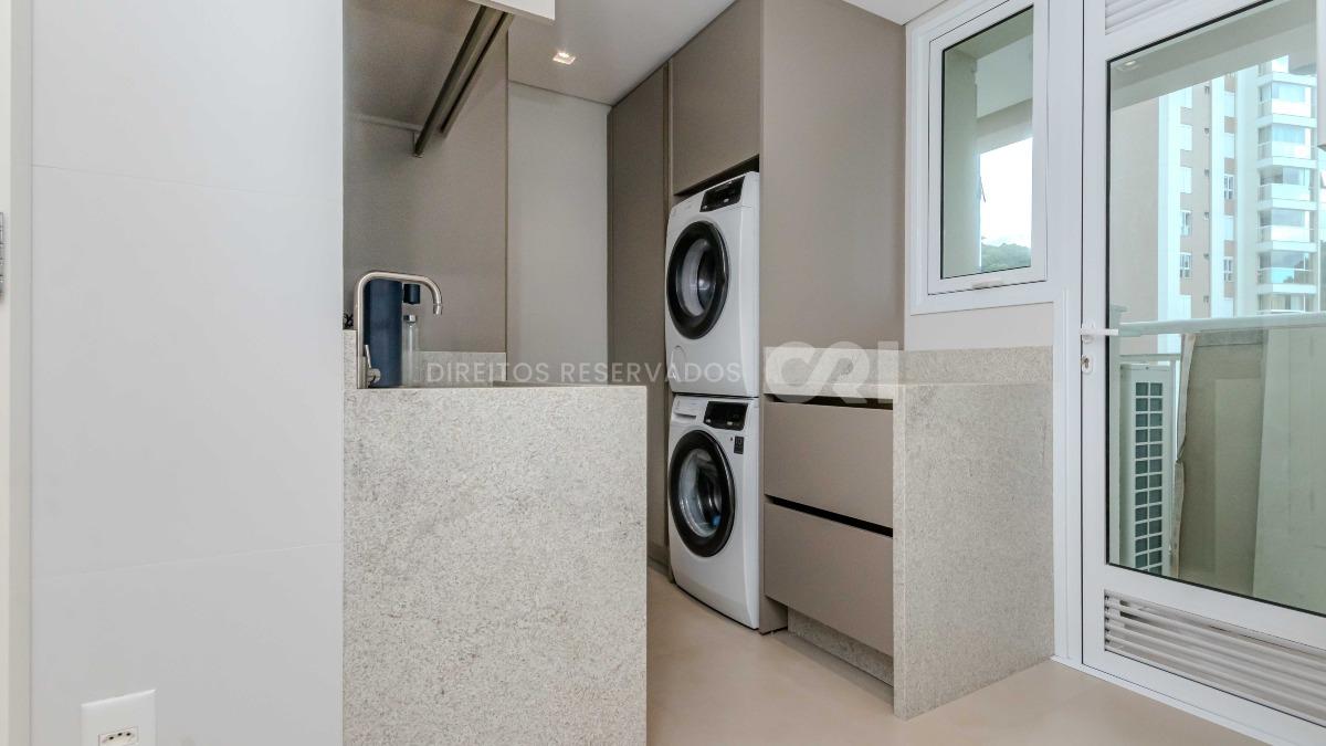 COPA: Apartamento com 3 suítes no Santé Boutique Residence no Bairro Pioneiros em Balneário Camboriú