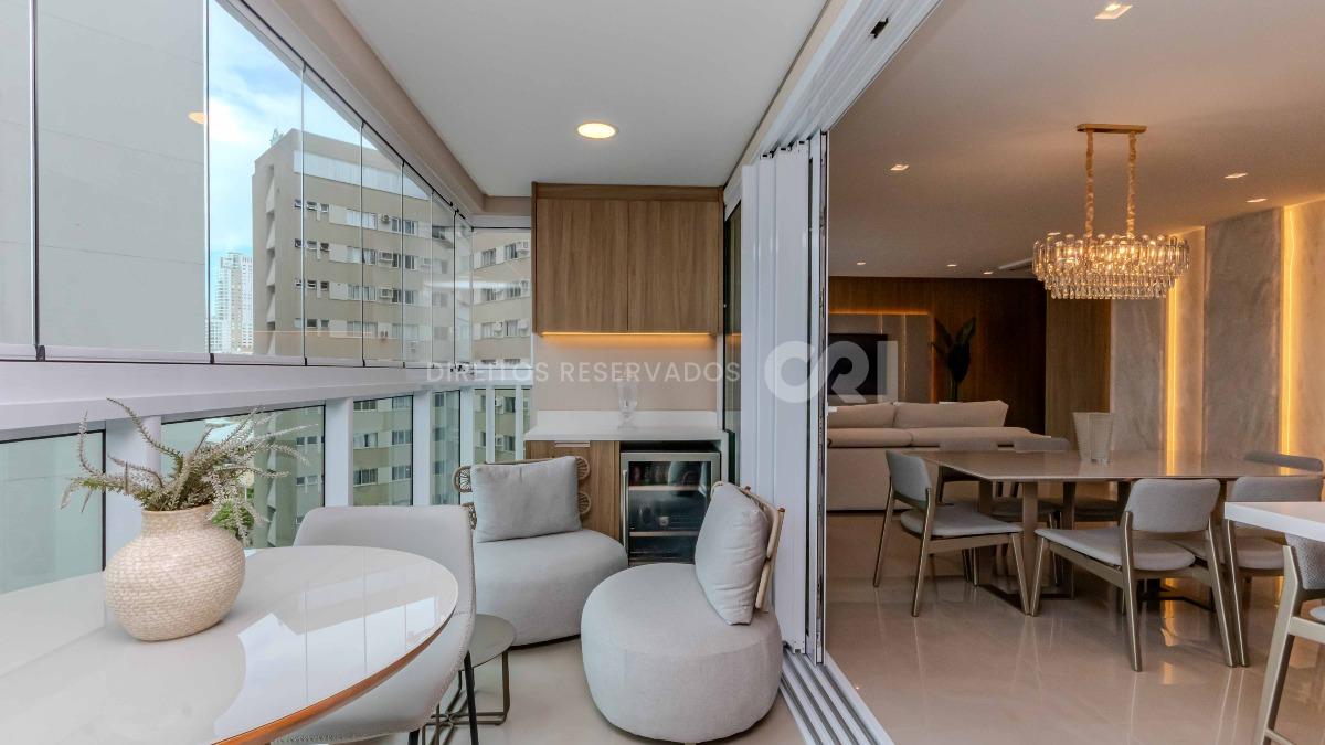 COPA: Apartamento com 3 suítes no Santé Boutique Residence no Bairro Pioneiros em Balneário Camboriú