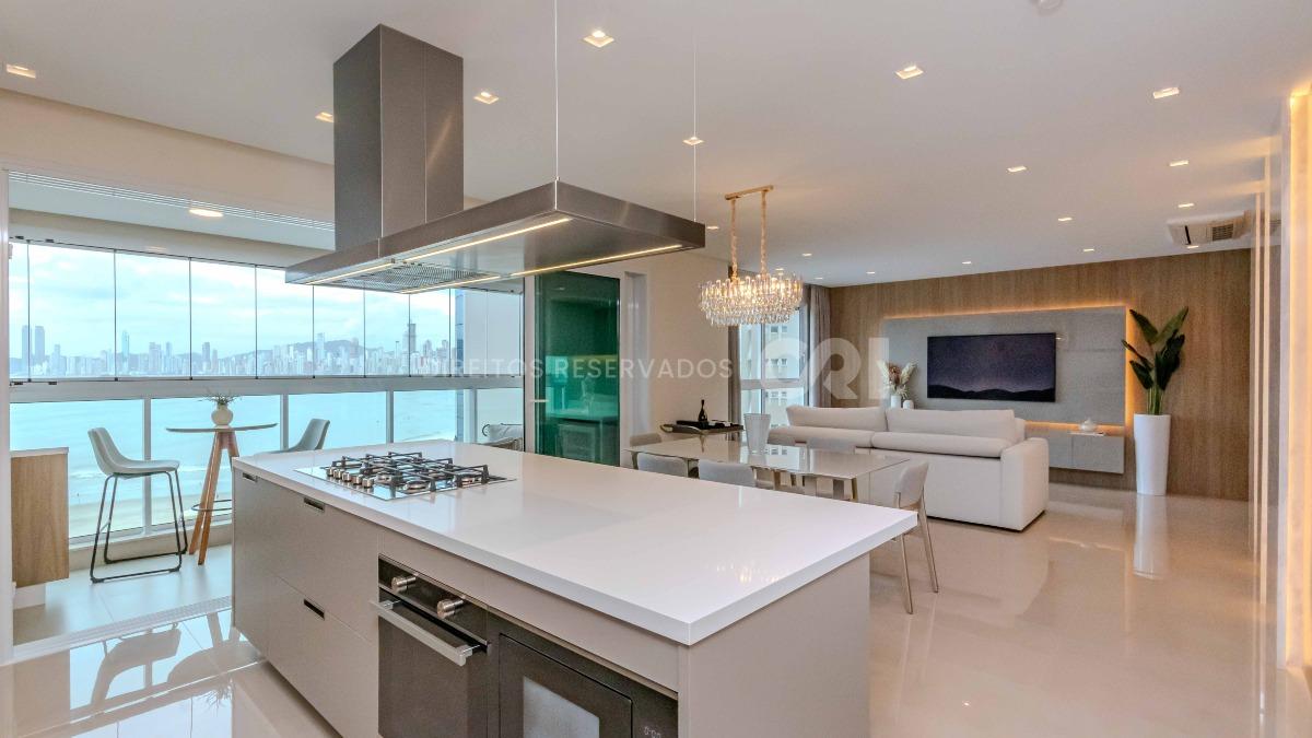 COPA: Apartamento com 3 suítes no Santé Boutique Residence no Bairro Pioneiros em Balneário Camboriú