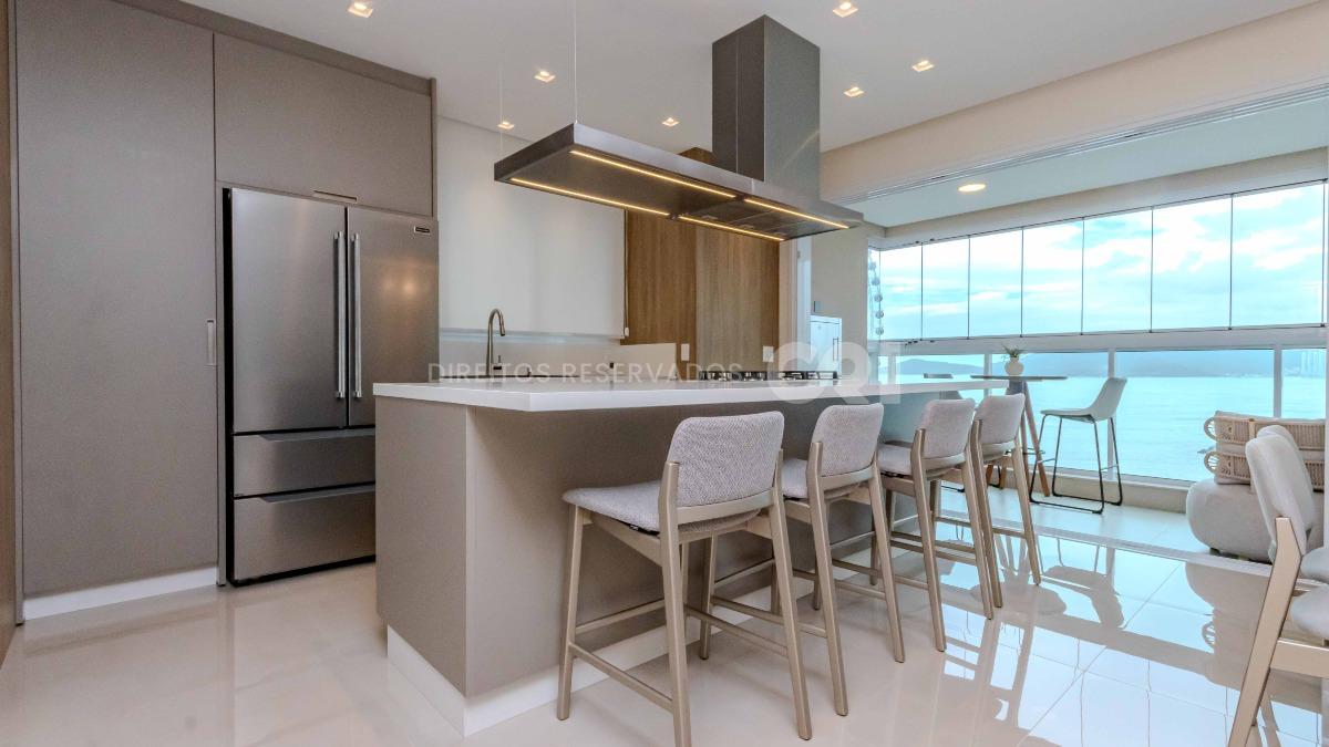 COPA: Apartamento com 3 suítes no Santé Boutique Residence no Bairro Pioneiros em Balneário Camboriú