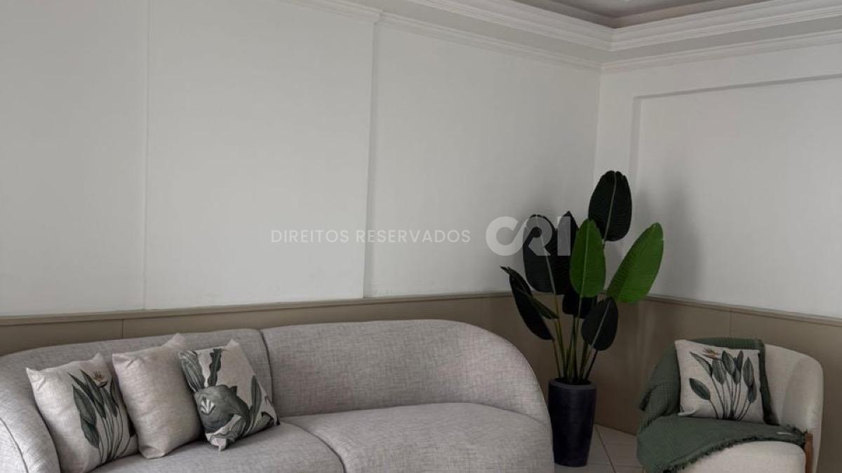 Apartamento com 2 suítes no edifício Imperatriz no Centro em Balneário Camboriú.
