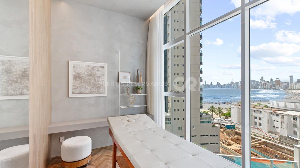 Unidade diferenciada com terraço, 4 suítes no edifício Skyline Tower na Barra Norte, Balneário Camboriú